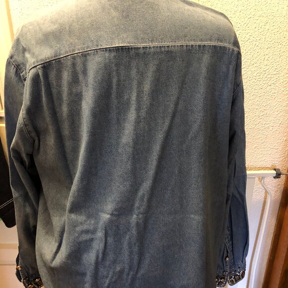 Quacker Factory Women's Denim Studded Shirt - Picture 4 of 9